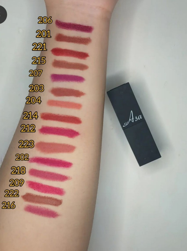 رژلب جامد نیل آسا